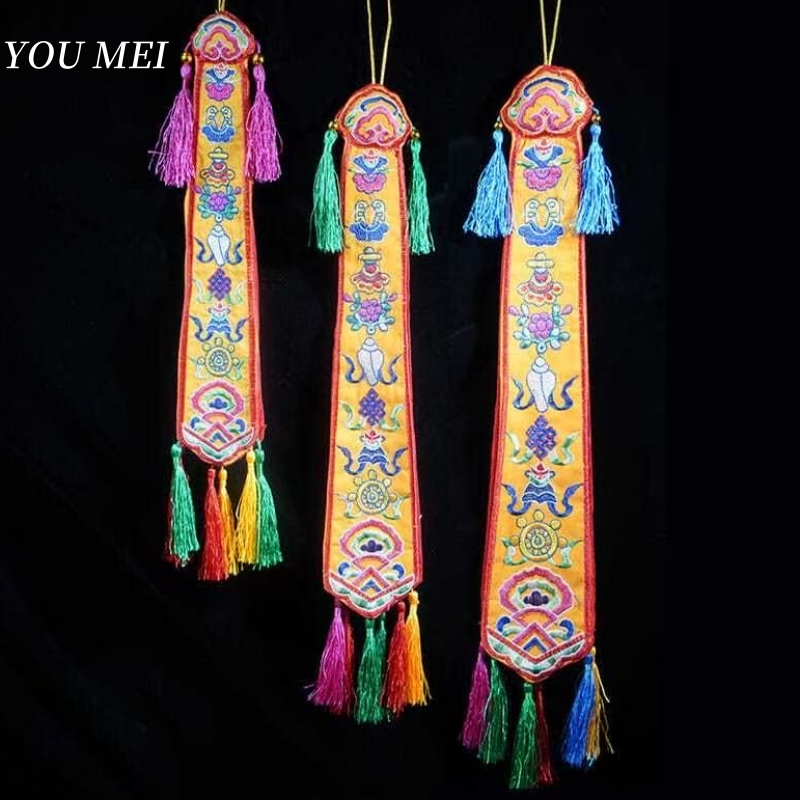 Embroidery Handicraft - Huit drapeaux de bon augure faits