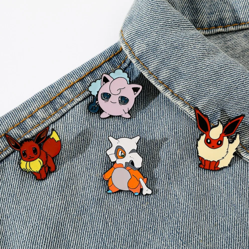 Embroidery Outfit - Lot de 4 Broches Personnages de