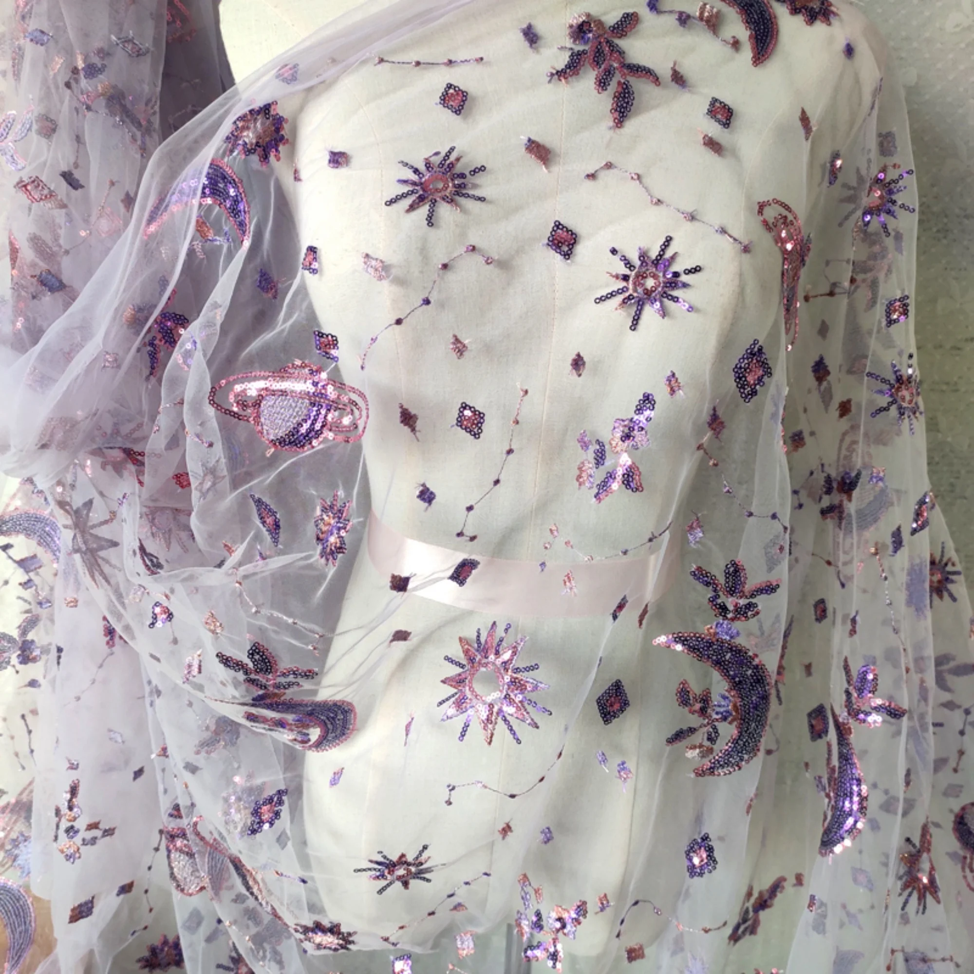 0.5 mètres violet largeur 55.1 - Embroidery Net Dress avis et prix