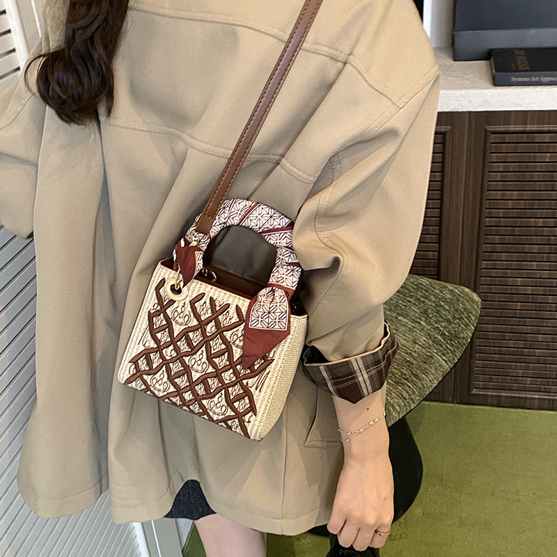 Mini petit sac à main exquis,  - Embroidery Font avis et prix